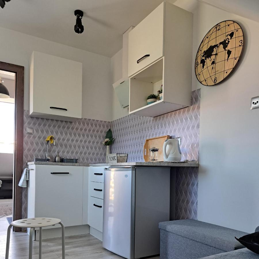 Maly Apartamencik Teo Rewal Exterior photo